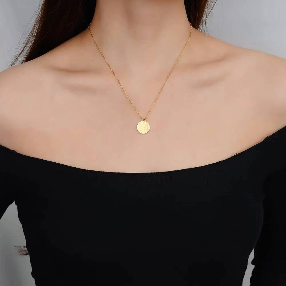 Coin Necklace Delicate - จี้รูปขวานไวกิ้งชุบทอง สร้อยคอผู้หญิง ดีไซน์เหรียญกลม สวยงาม เครื่องประดับโลหะ ของขวัญ