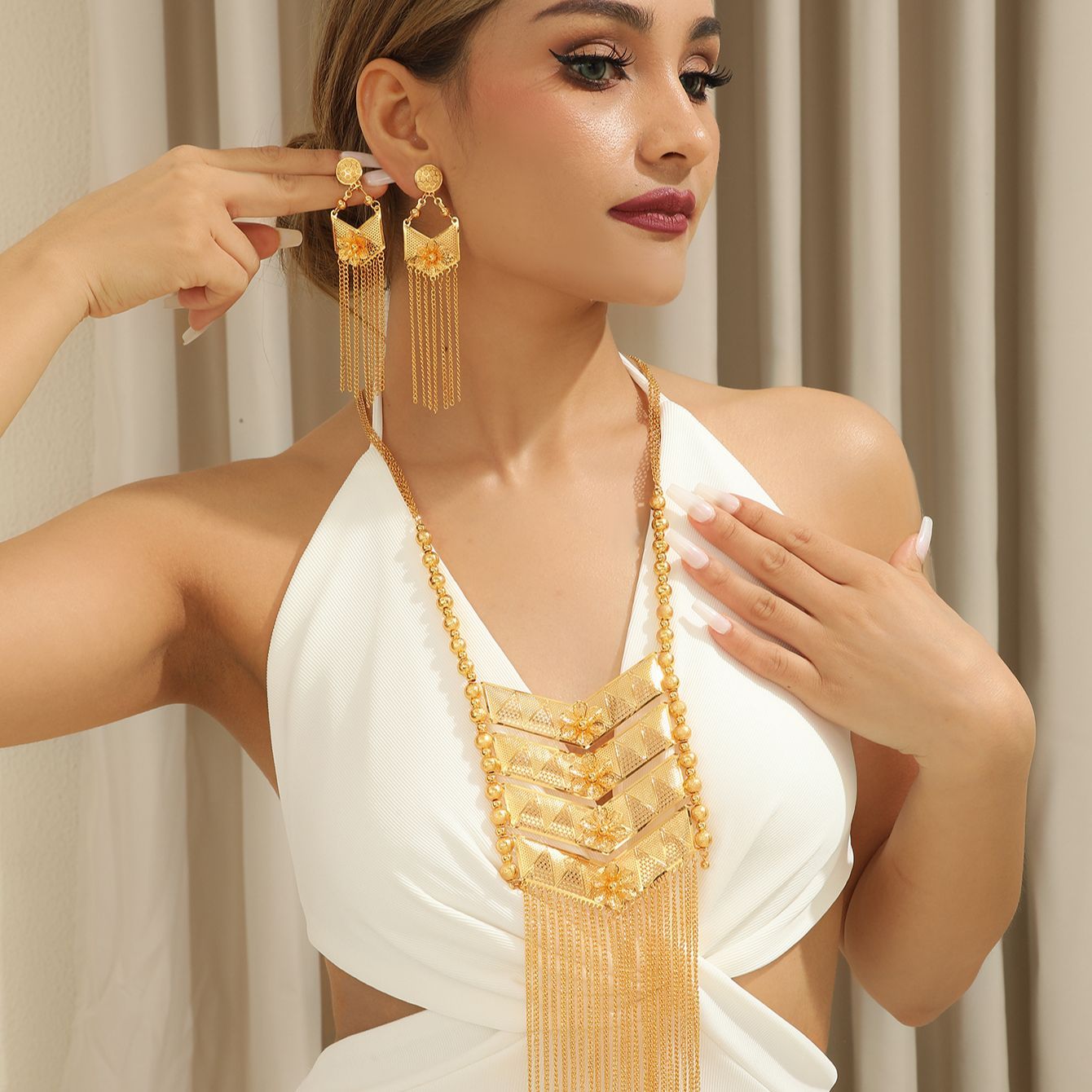Women Accessories Gift Set - ชุด DD10265ใหม่สำหรับสุภาพสตรีต่างหูสร้อยคออัลลอยชุบทอง24K ดูไบ