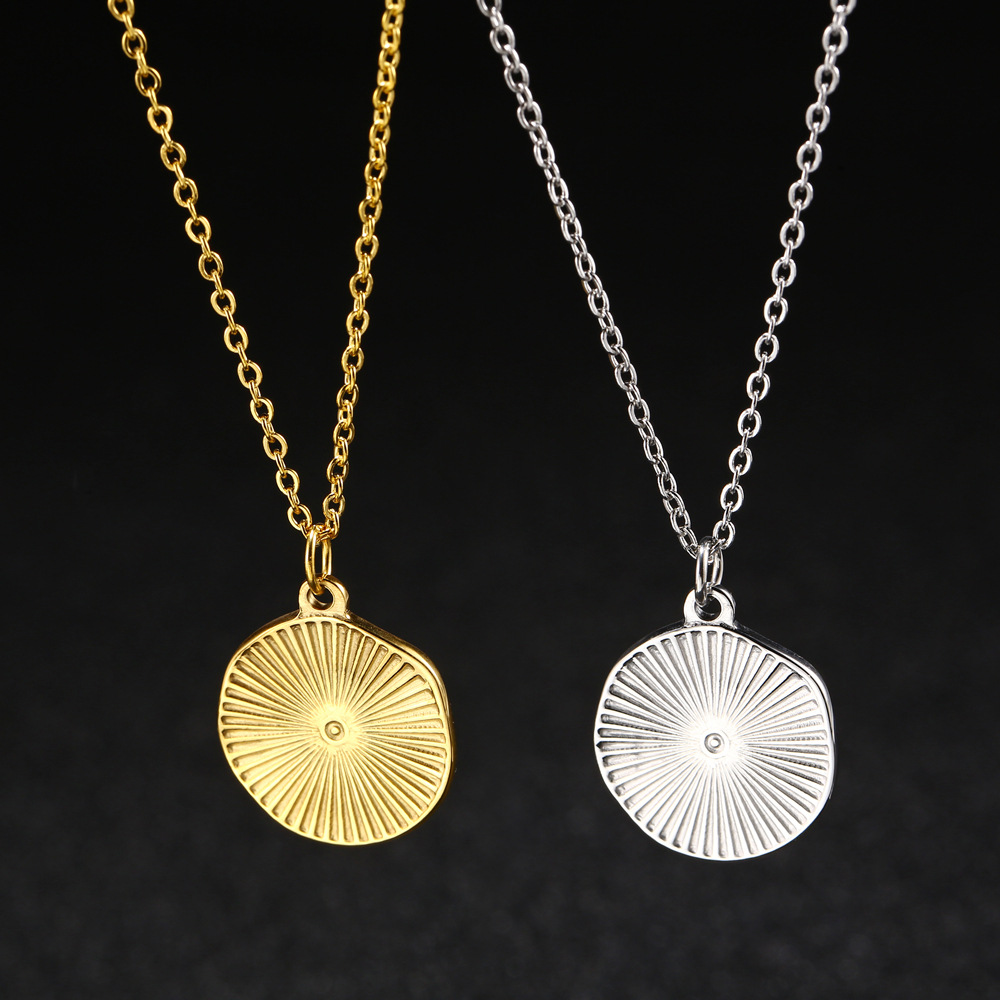 สร้อยคอจี้เหรียญทรงกลมเคลือบทอ - Coin Necklace Delicate บทวิจารณ์และราคา